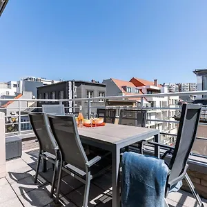 https://centrally-located-apartment-with-sunny-terrace.ostend-hotel.net